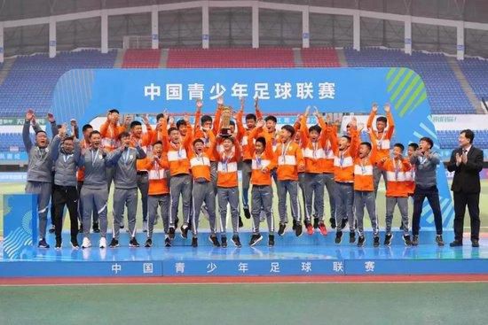 王冰峰是地地道道的陕西人，他毕业于西安音乐学院